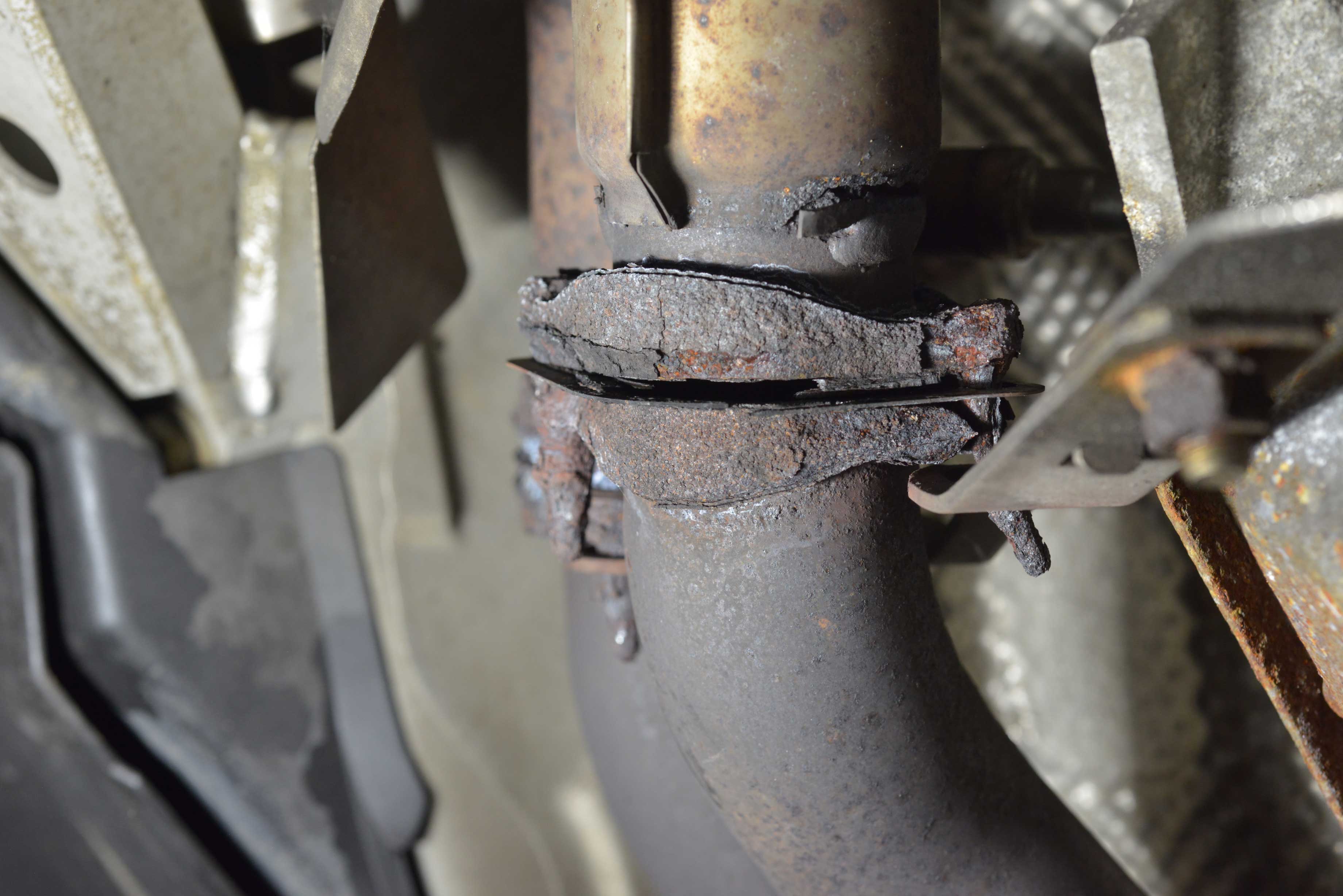 Rusted pipe flange, what to do next? BimmerFest BMW Forum